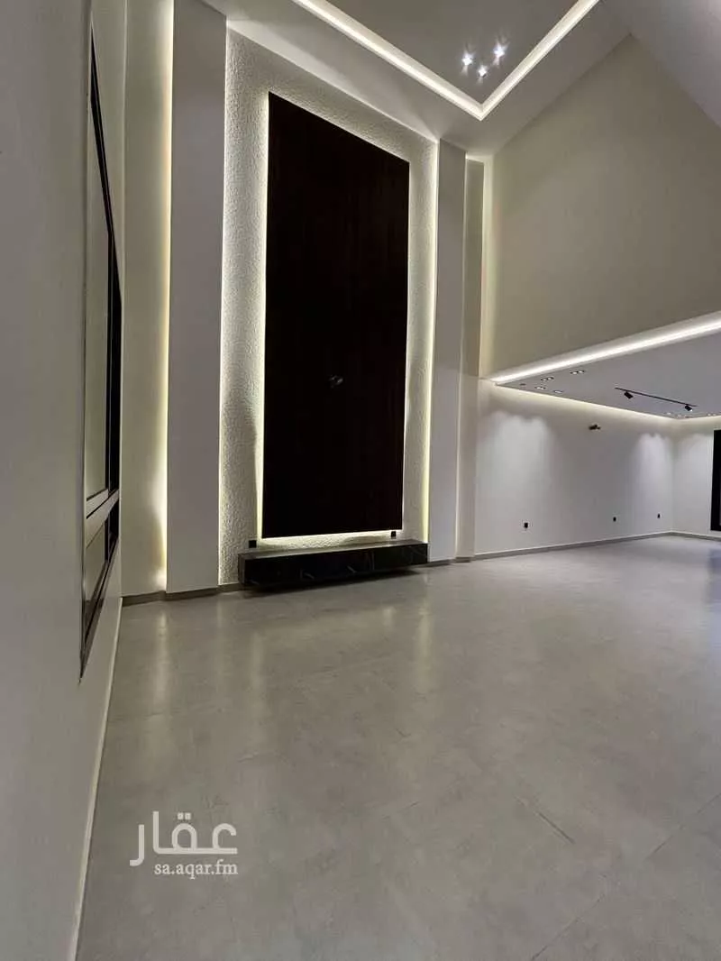 8 bedroom villa in King Fahd 2