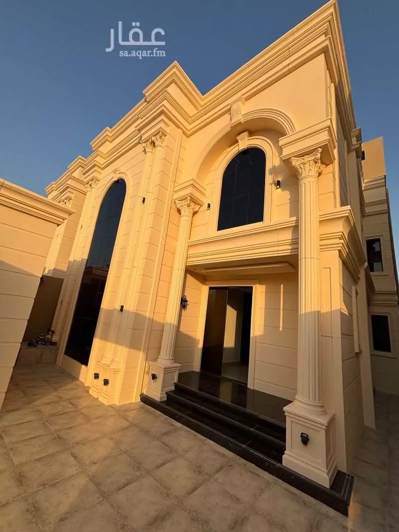 8 bedroom villa in King Fahd 3