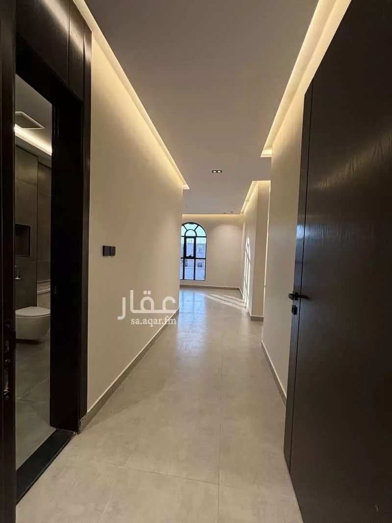 8 bedroom villa in King Fahd 4
