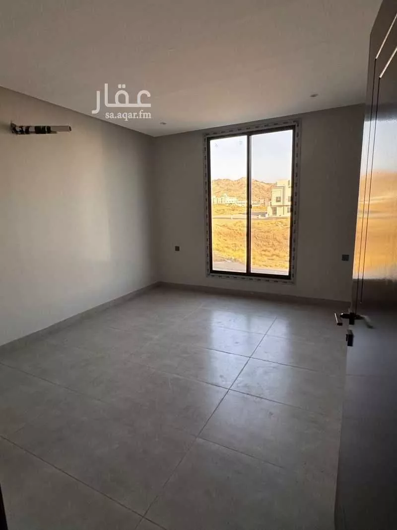 فيلا 8 غرف في العكيشية 8