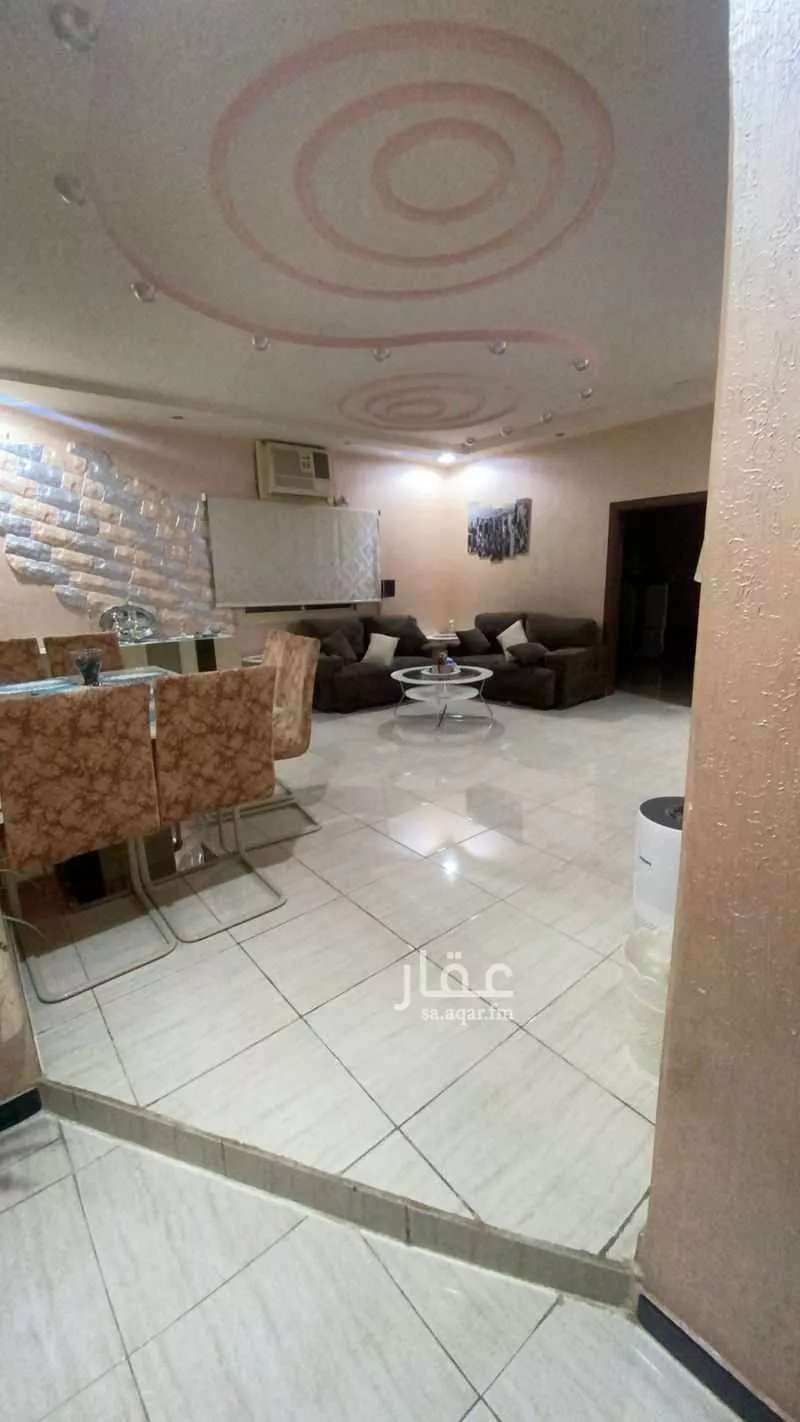 فيلا 44 غرف في الملك فهد 8