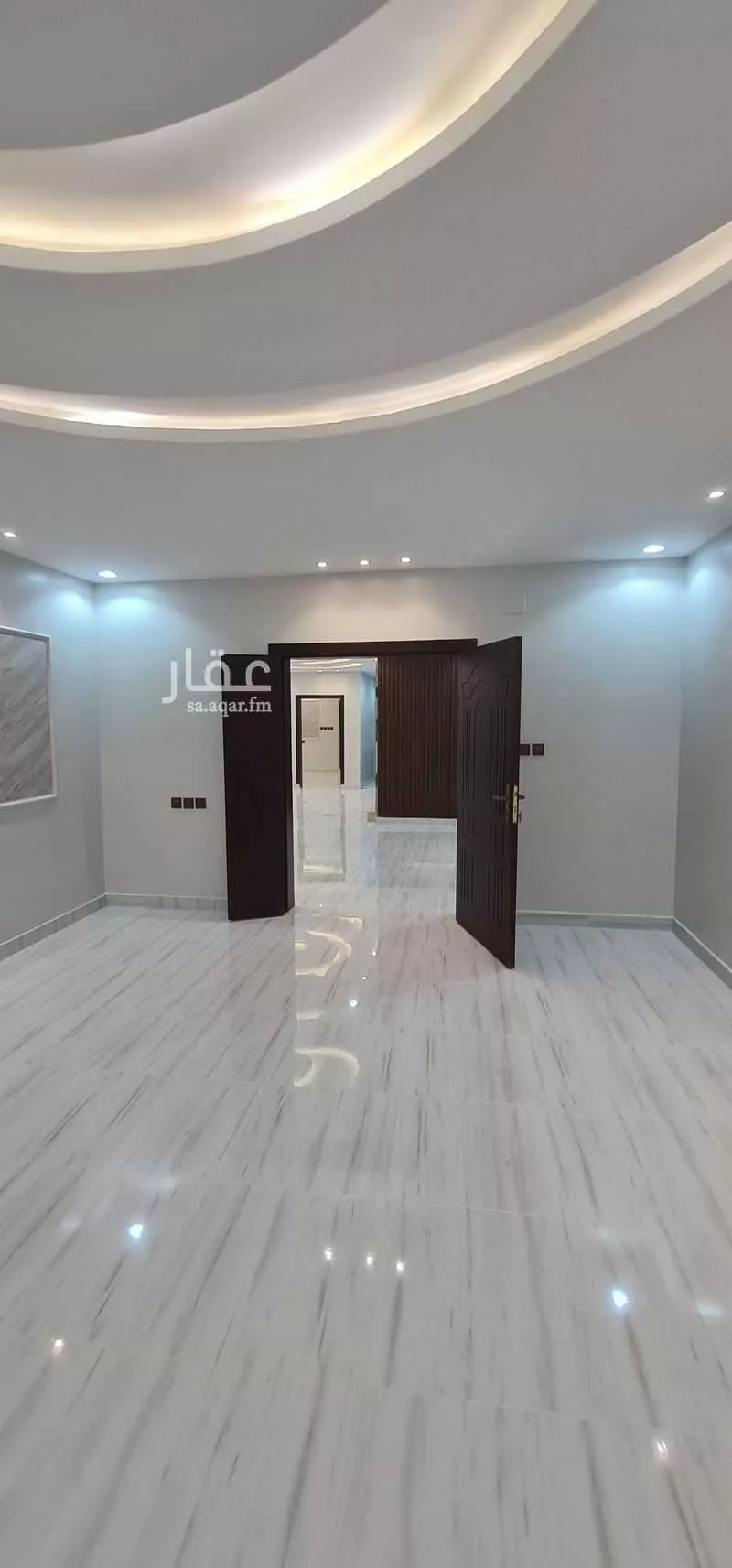 فيلا 11 غرف في الملك فهد 4