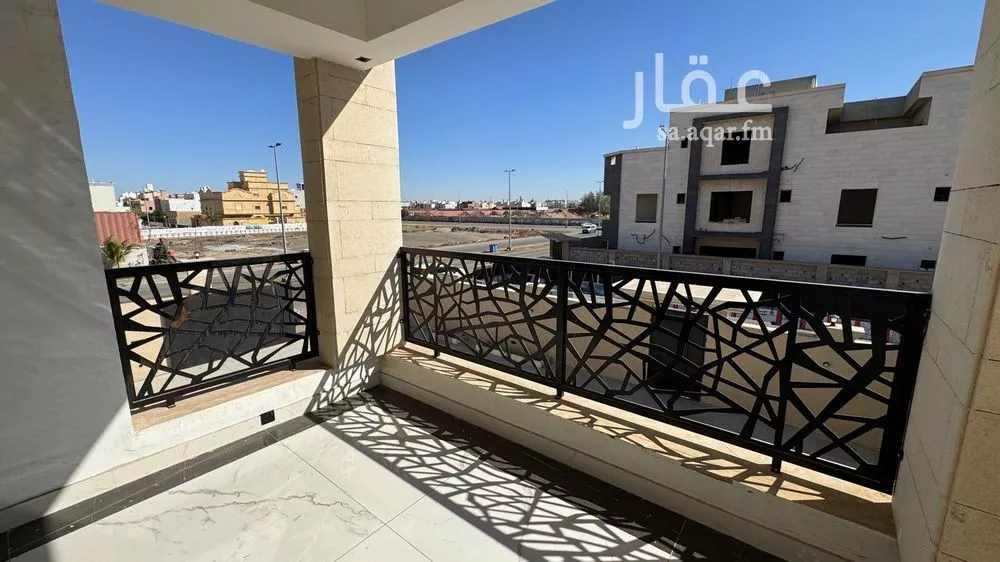 فيلا 13 غرف في الصوارى 36