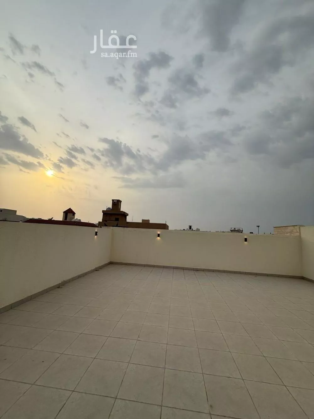 فيلا 5 غرف في الشراع 6