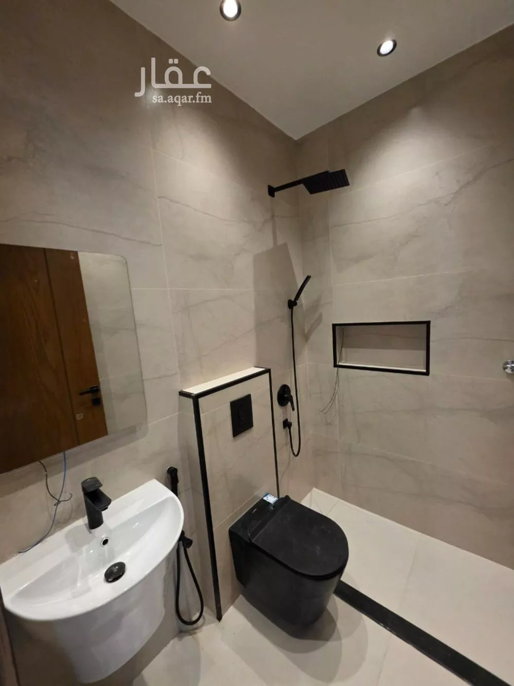 7 bedroom villa in Al Rahmaniyyah 2