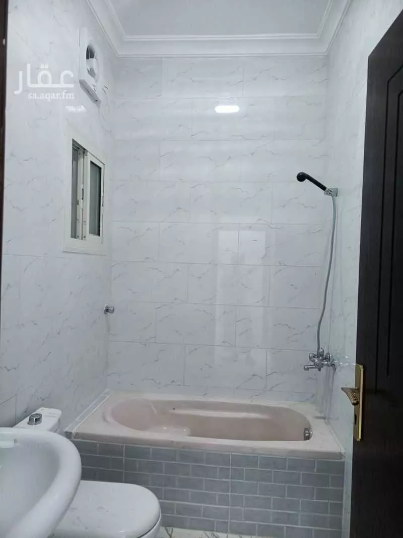 5 bedroom apartment in Al Ranuna 5