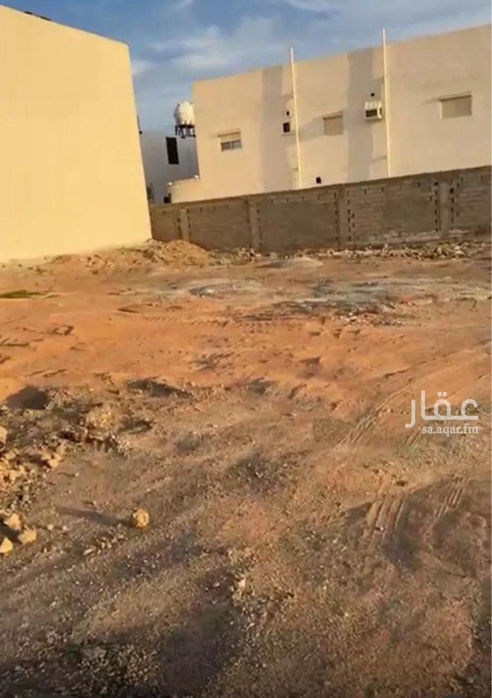 أرض 661 م² في المطار 2
