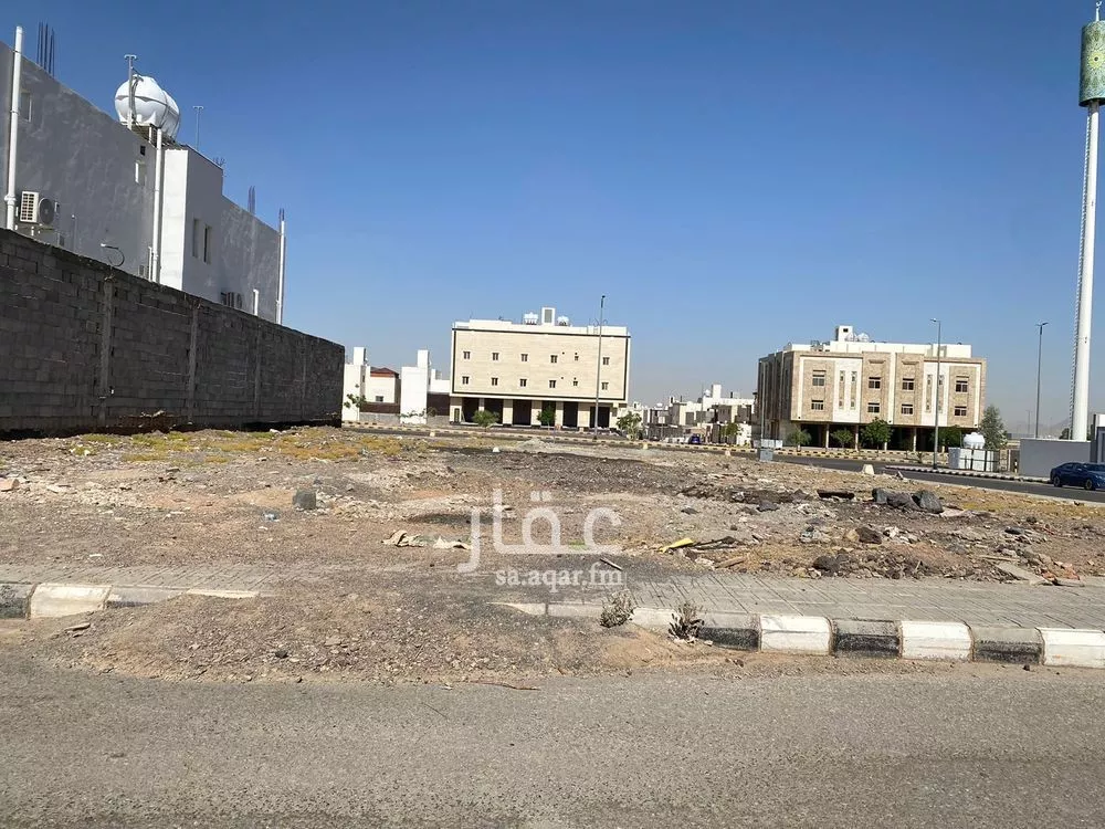 798 sqm land in Al Hadra 6