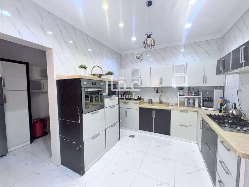 10 bedroom villa in Al Falah 14