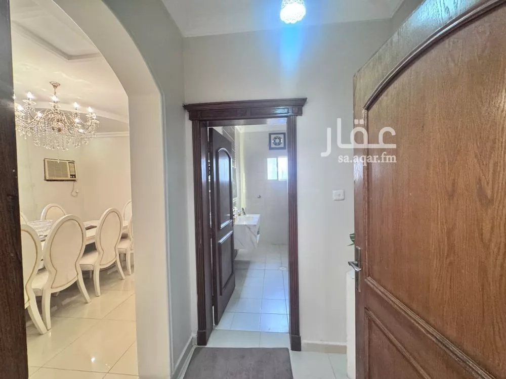10 bedroom villa in Al Falah 8