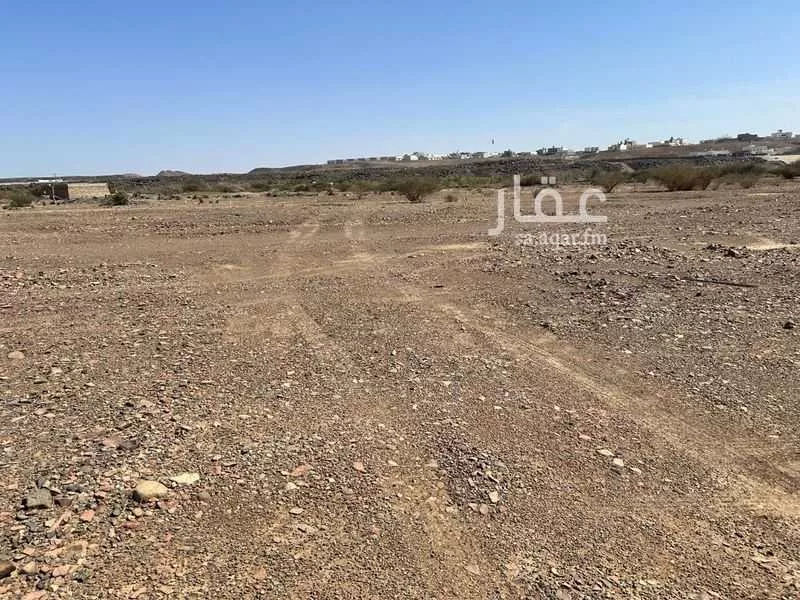 أرض 104054 م² في المطار 15