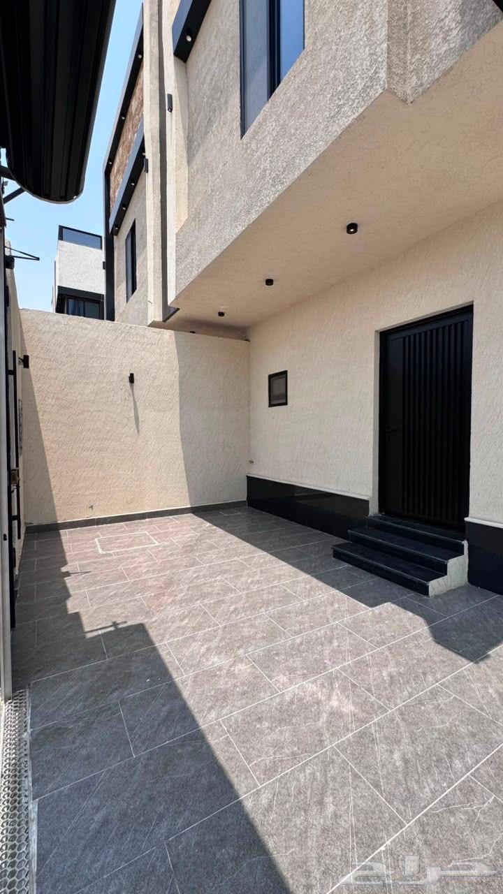 7 bedroom villa in Al Amwaj, Eastern Province 2