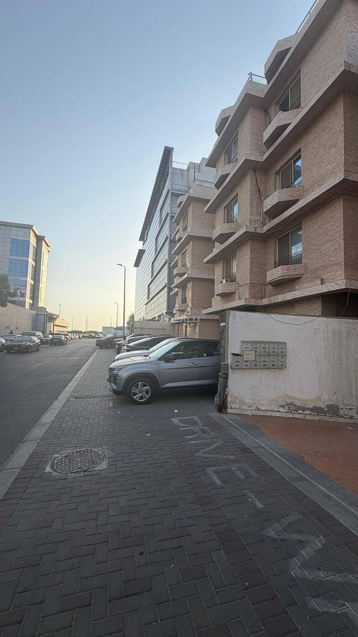 2 bedroom apartment in Al Ruwais, Jeddah 4