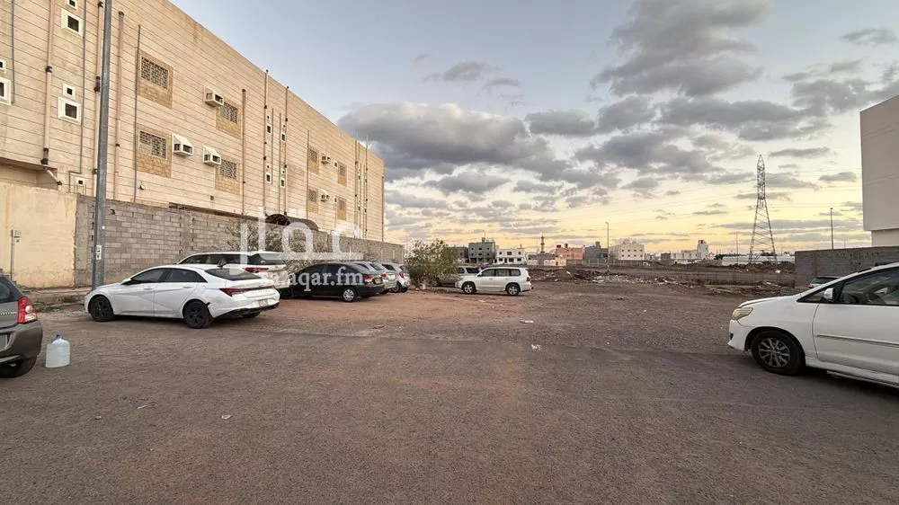 400 sqm land in Al Gharra 3