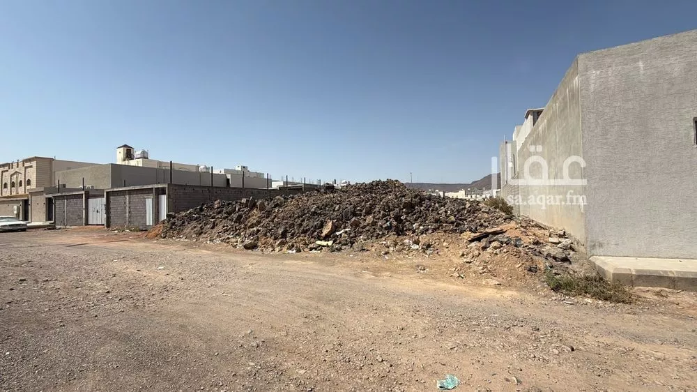 1175 sqm land in Al Sakb 3