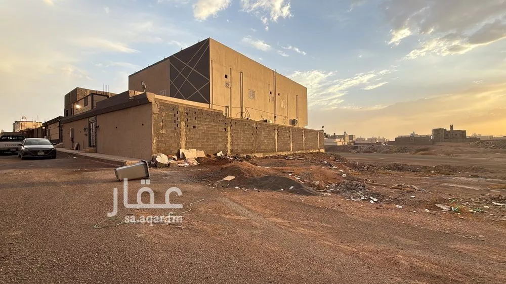 290 sqm land in Al Matar 4