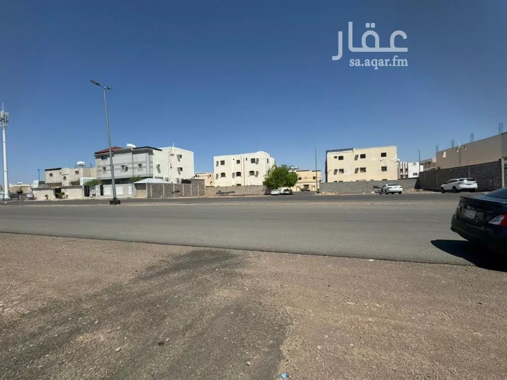 400 sqm land in Al Aziziyah 2