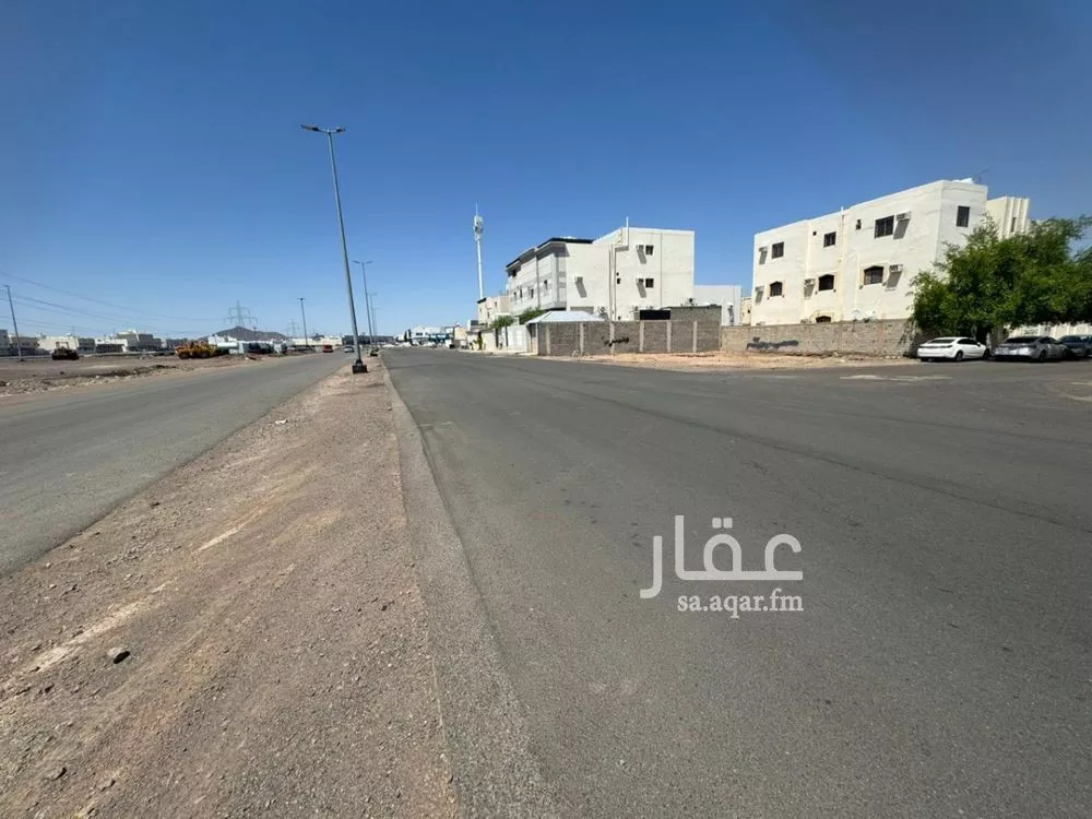400 sqm land in Al Aziziyah 3