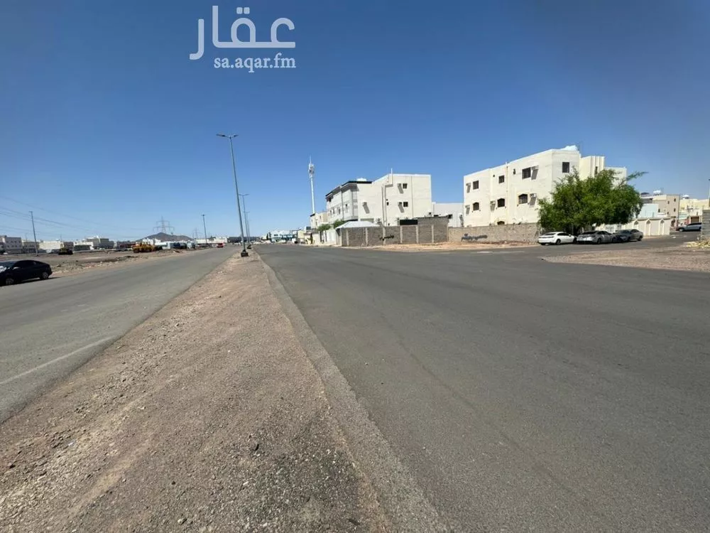400 sqm land in Al Aziziyah 5