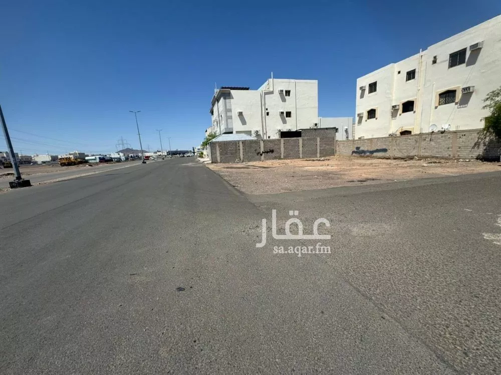 400 sqm land in Al Aziziyah 6