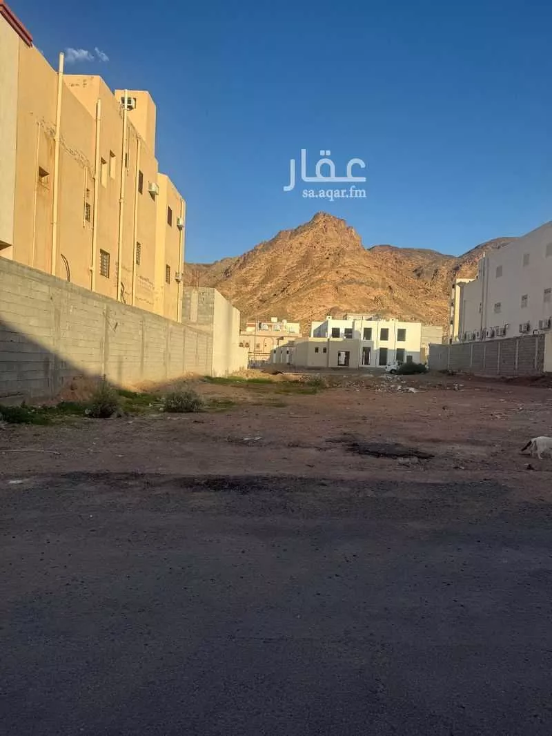 372 sqm land in Al Salam 15