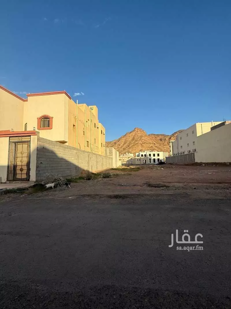 372 sqm land in Al Salam 4