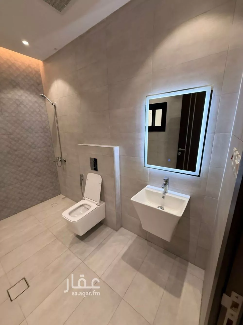 7 bedroom villa in Al Yaqout 14