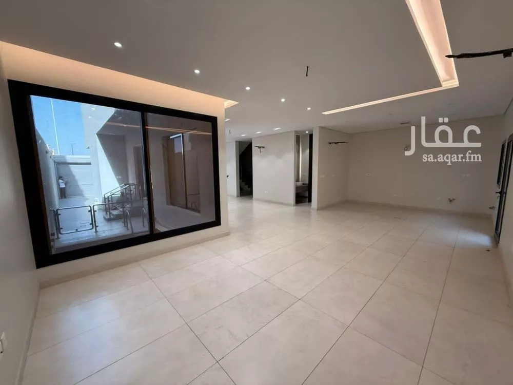7 bedroom villa in Al Yaqout 9
