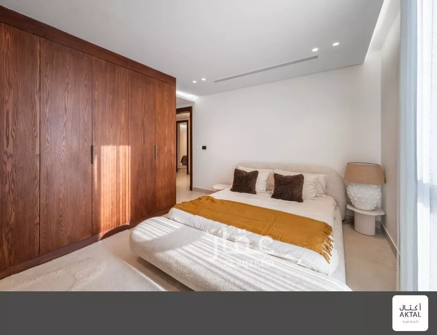 4 bedroom villa in Al Amwaj 12