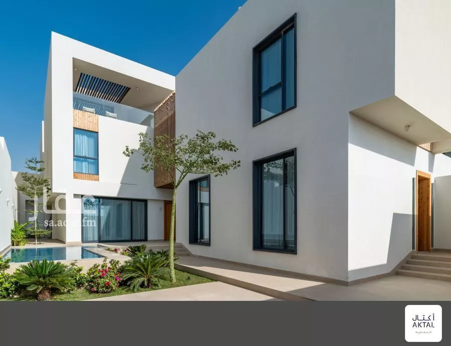4 bedroom villa in Al Amwaj 4