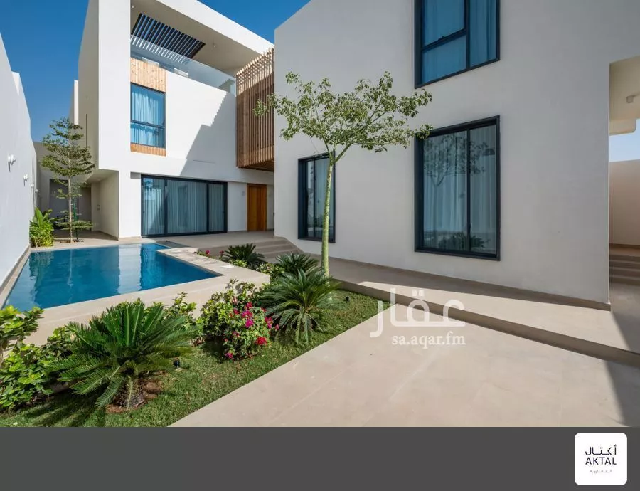 4 bedroom villa in Al Amwaj 5