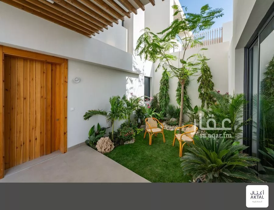 4 bedroom villa in Al Amwaj 6