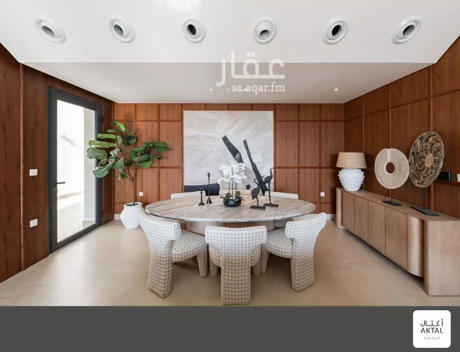 4 bedroom villa in Al Amwaj 8