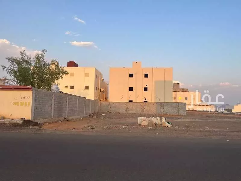 645 sqm land in Abu Markha 8