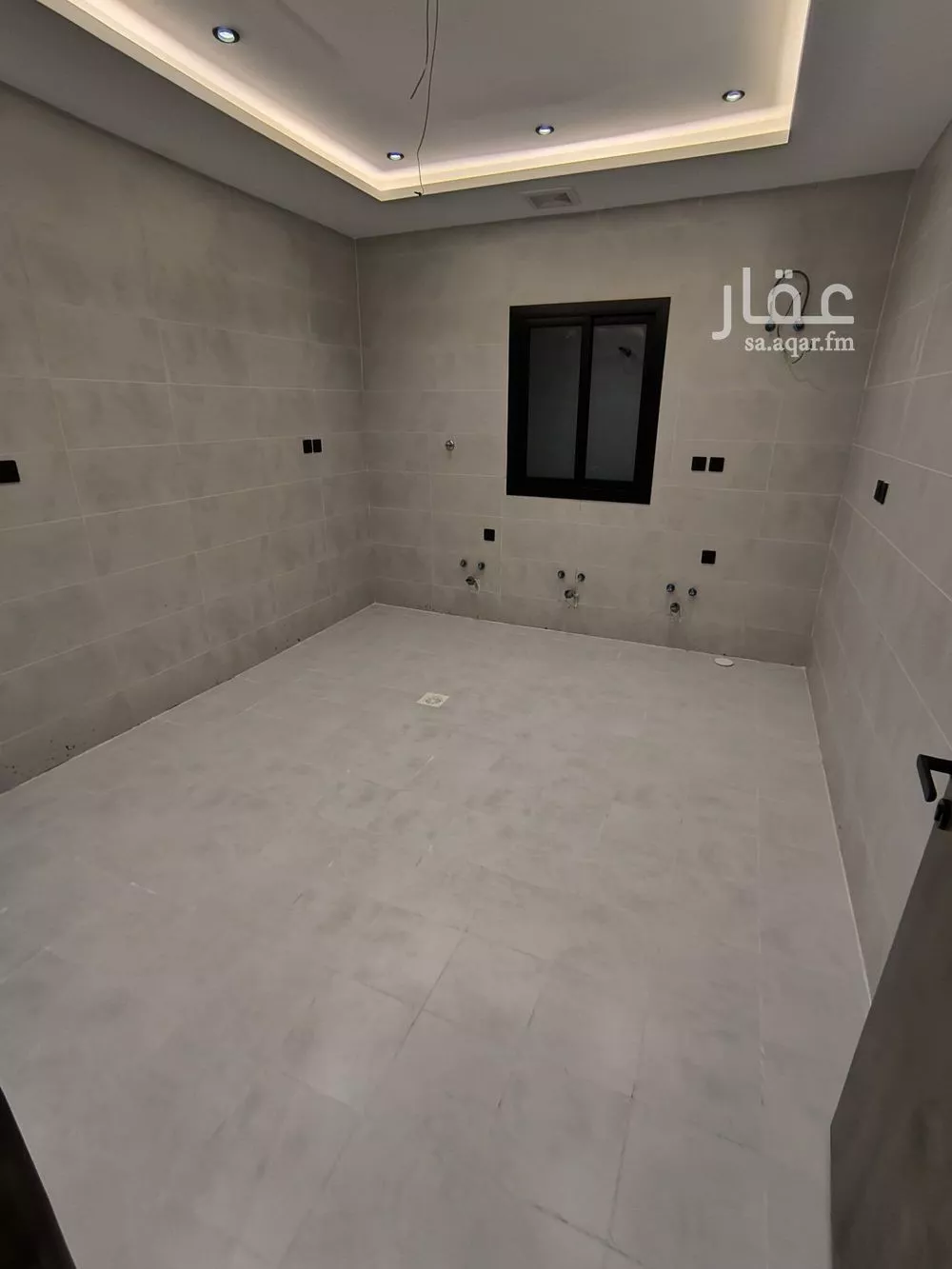 فيلا 12 غرف في الفلاح 8