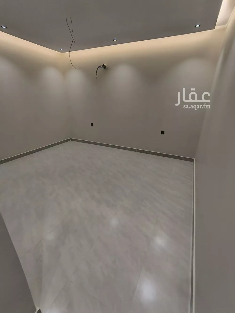 فيلا 12 غرف في الفلاح 9