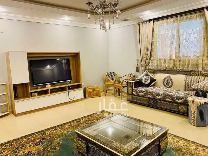 فيلا 10 غرف في طيبة 7
