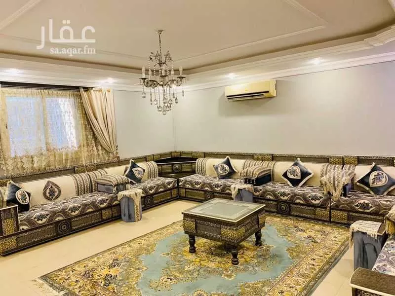 فيلا 10 غرف في طيبة 8