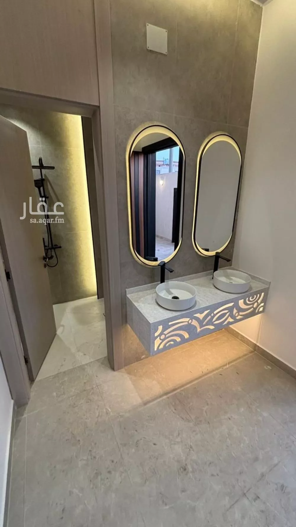 5 bedroom villa in Al Difa 17