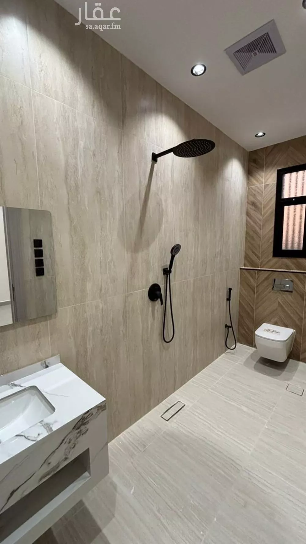 5 bedroom villa in Al Difa 6