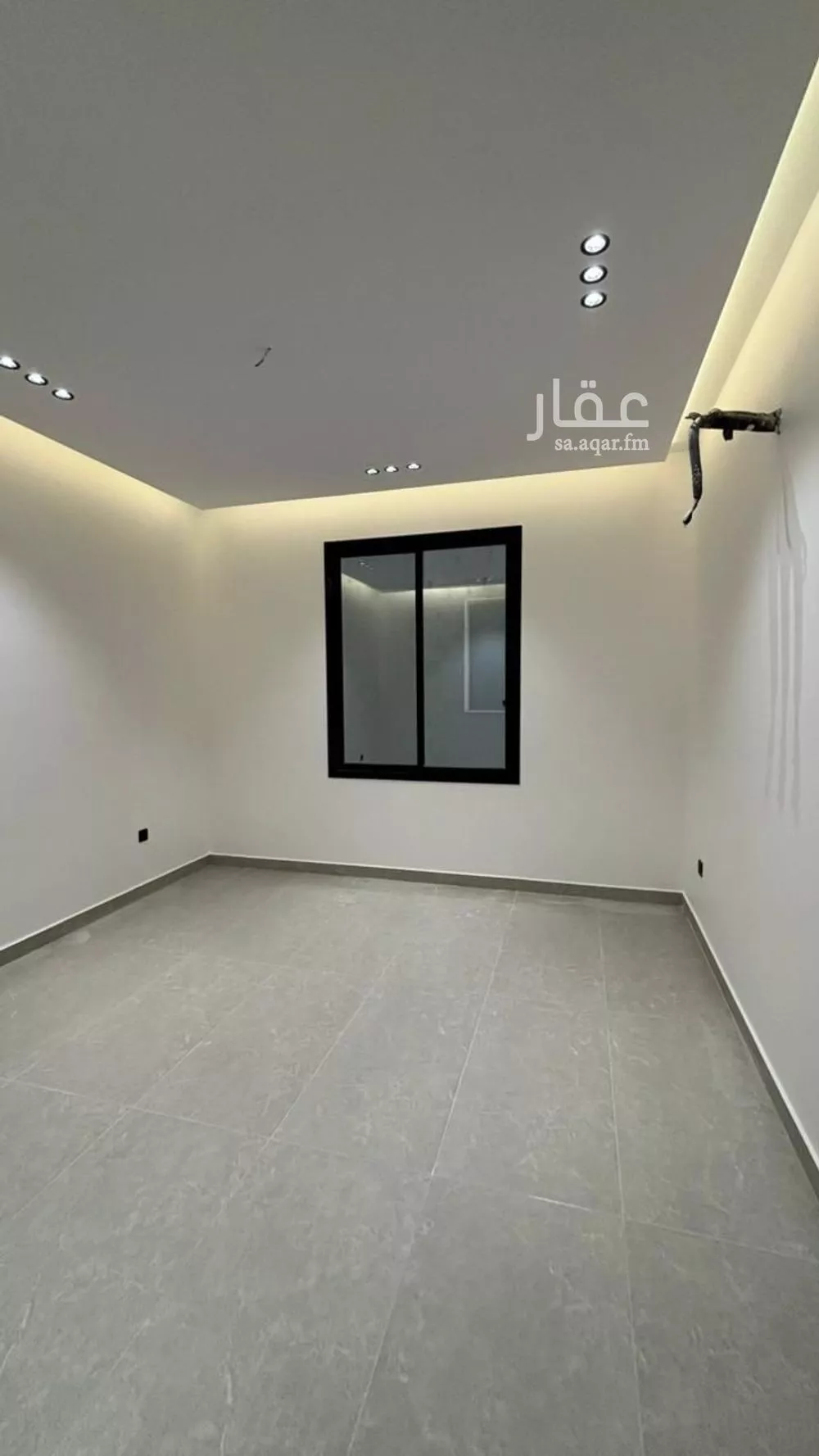 5 bedroom villa in Al Difa 10