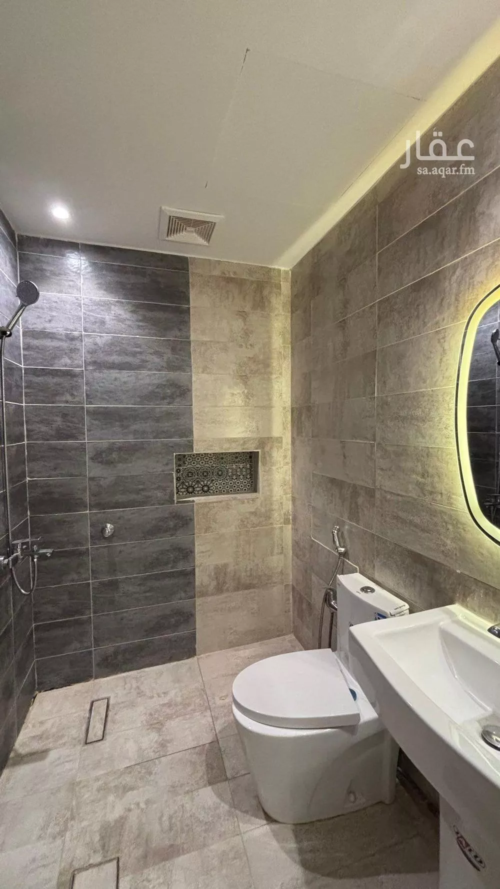 7 bedroom villa in Al Rumanah 15