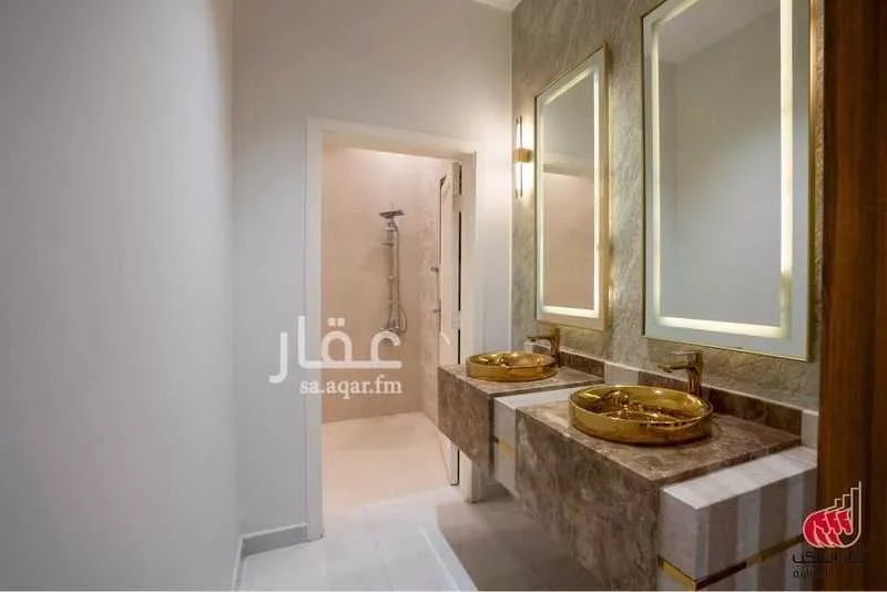8 bedroom villa in Al Sakb 5