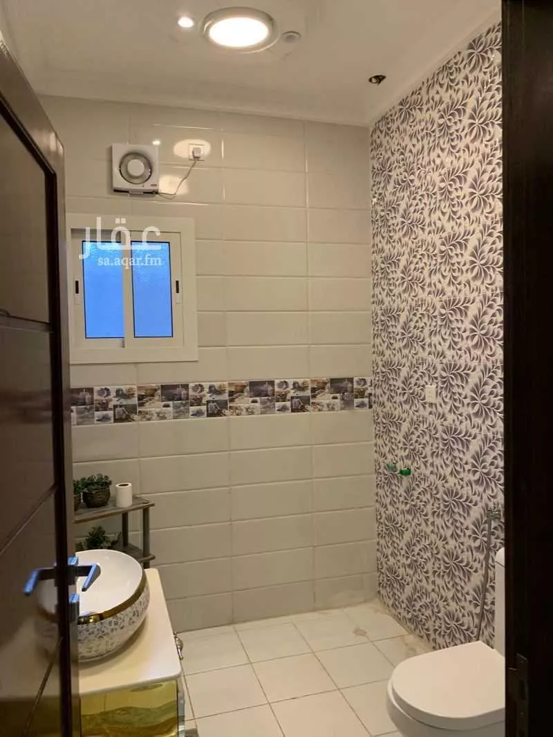8 bedroom villa in Warqan 4