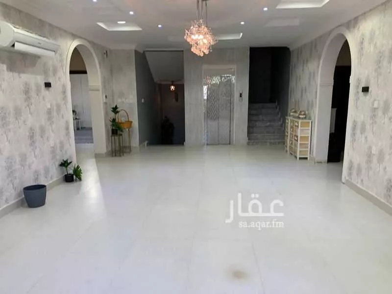 8 bedroom villa in Warqan 7