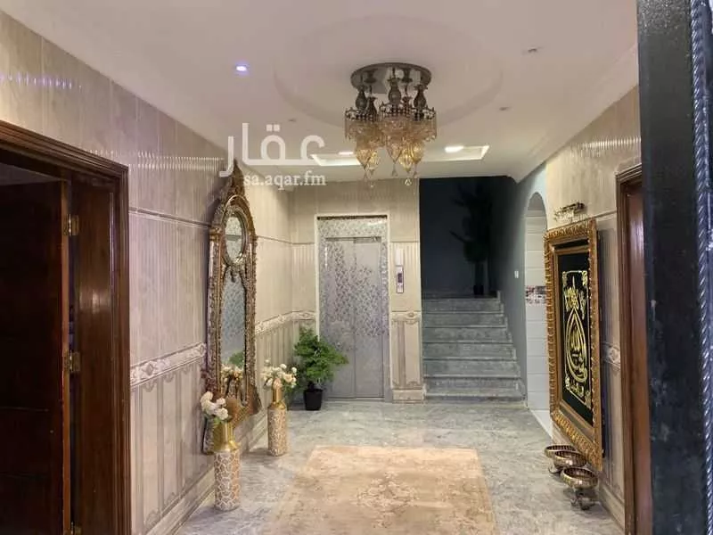8 bedroom villa in Warqan 10