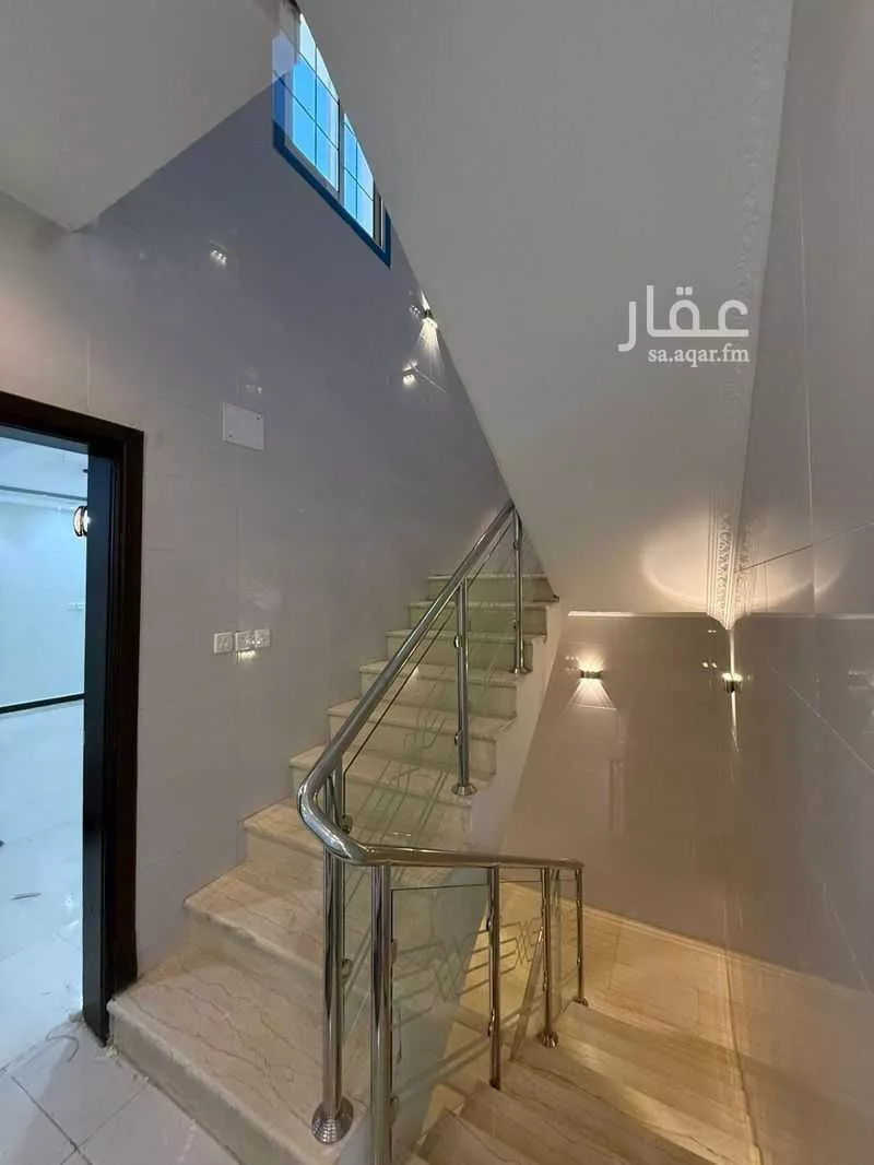 فيلا 7 غرف في الدفاع 7