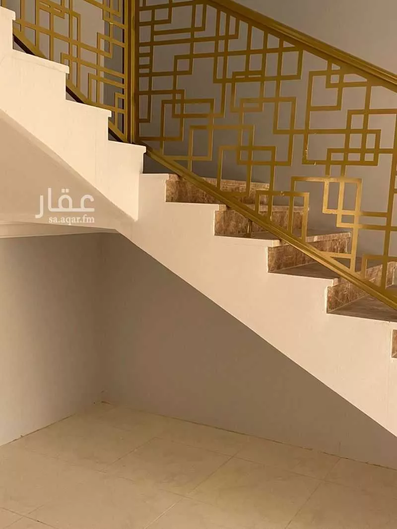 فيلا 10 غرف في الملك فهد 11