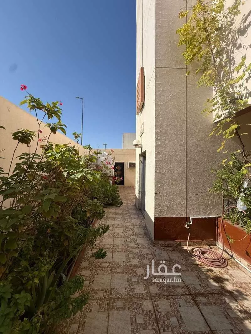 فيلا 10 غرف في الإسكان 5