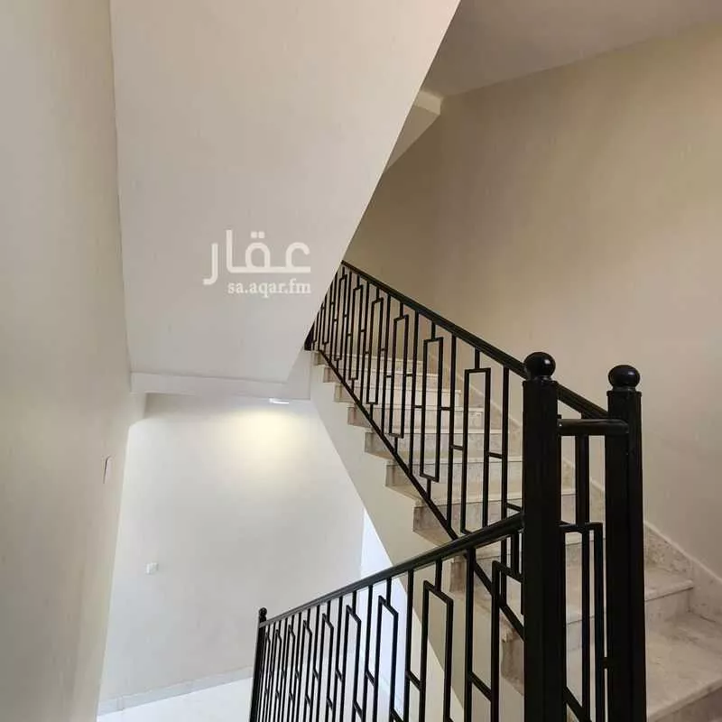 فيلا 5 غرف في المطار 13